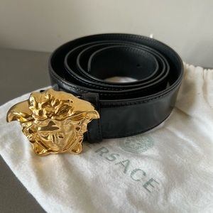 Mens Versace  belt in patent leather, size 110 cm